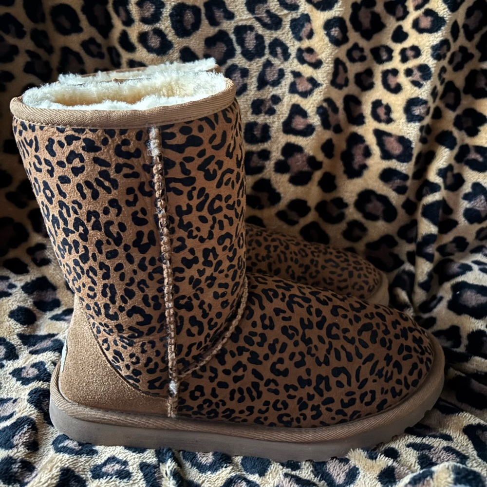 Leopard Print ugg Lined Boots